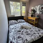Family Cozy Apartment Metro Access